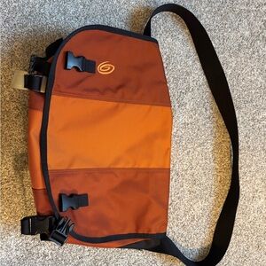 18” Timbuk2 messenger bag